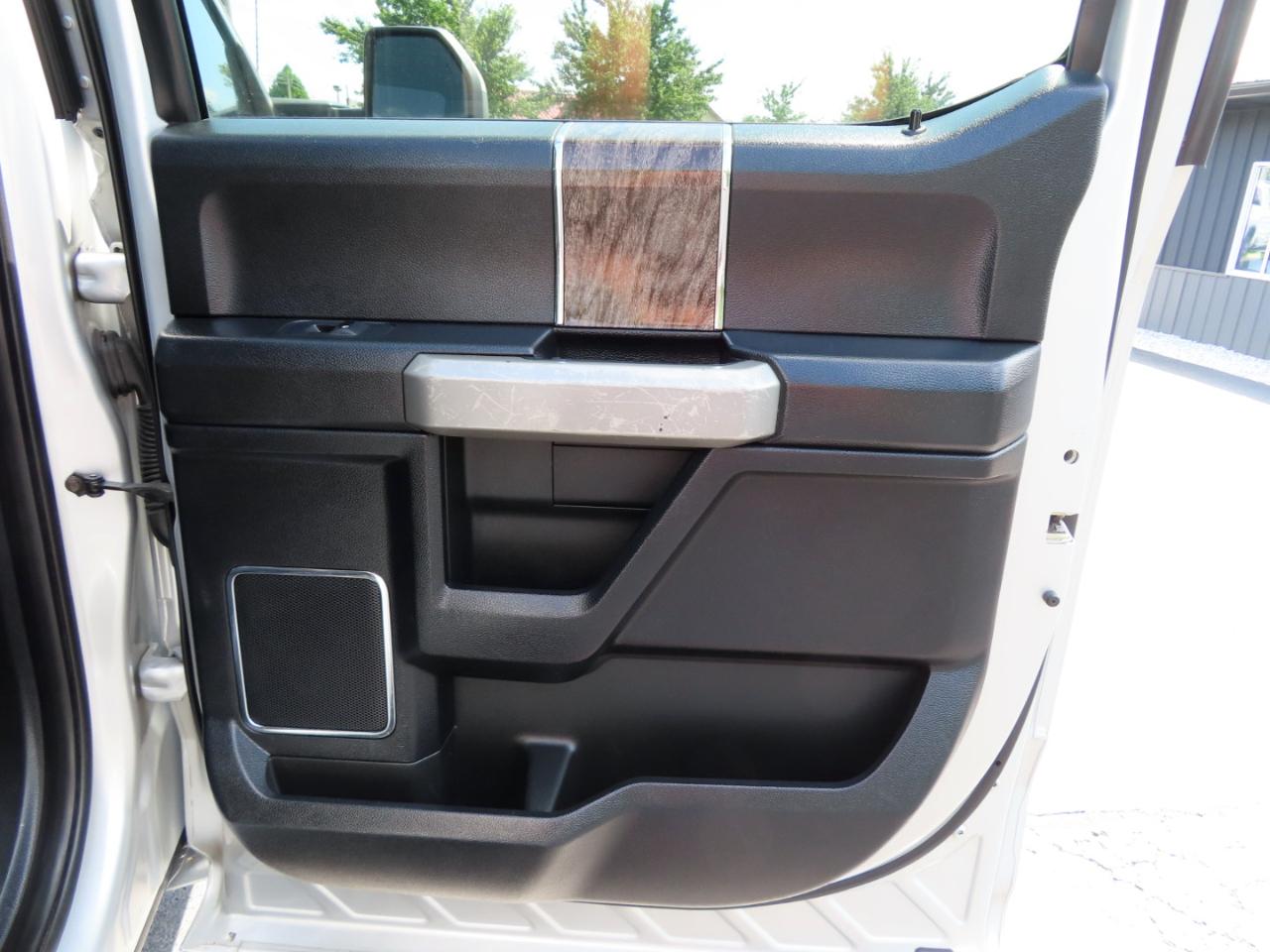 Ford Super Duty F-250 SRW Lariat 4WD Crew Cab 6.75' Box 2017