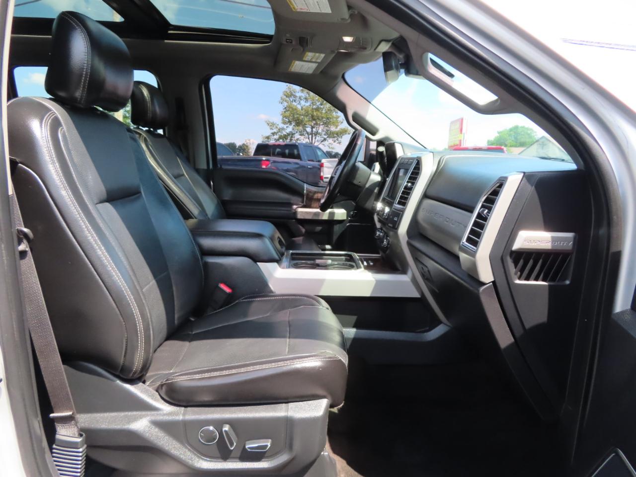 Ford Super Duty F-250 SRW Lariat 4WD Crew Cab 6.75' Box 2017