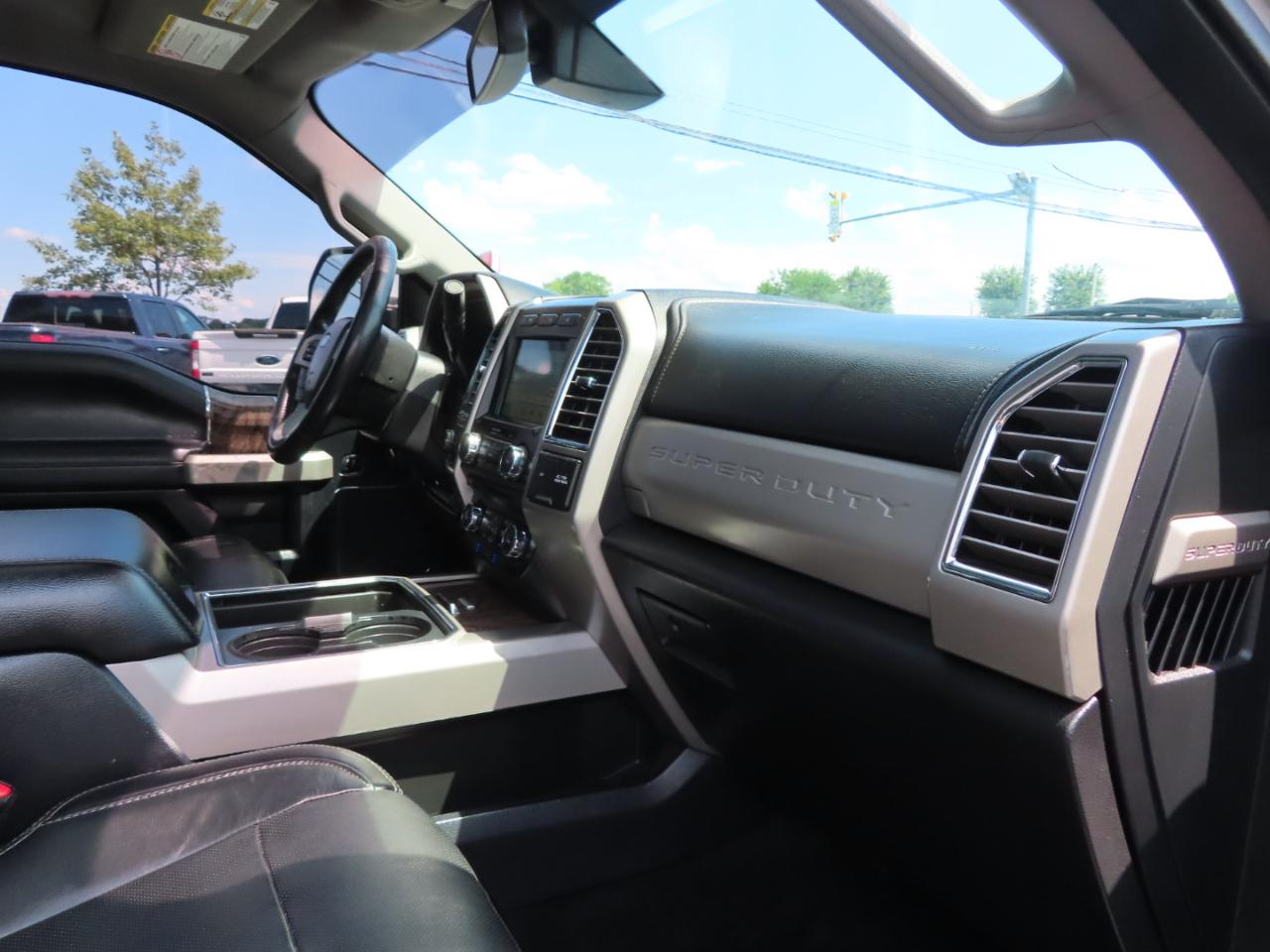Ford Super Duty F-250 SRW Lariat 4WD Crew Cab 6.75' Box 2017