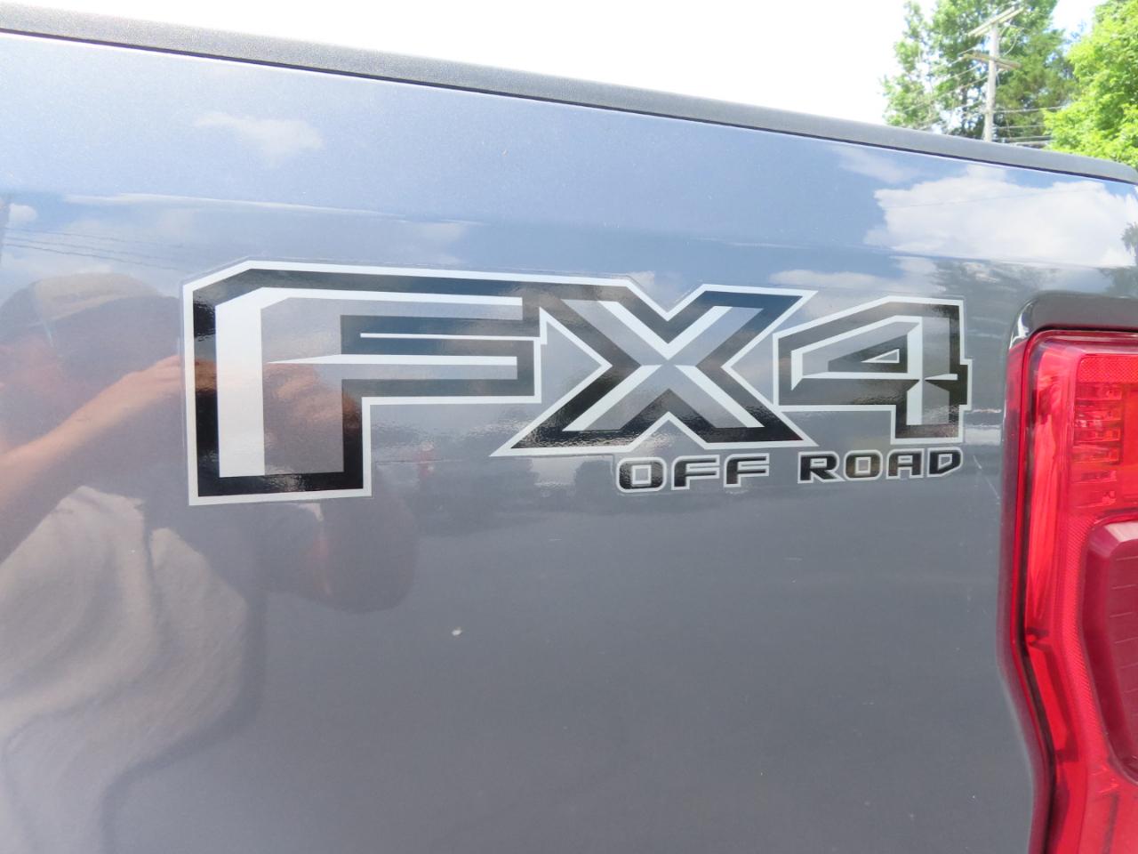 Ford Super Duty F-250 SRW Lariat 4WD Crew Cab 8' Box 2021