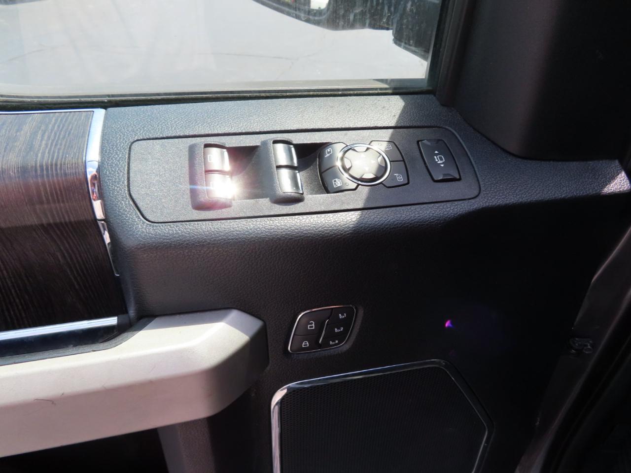 Ford Super Duty F-250 SRW Lariat 4WD Crew Cab 8' Box 2021