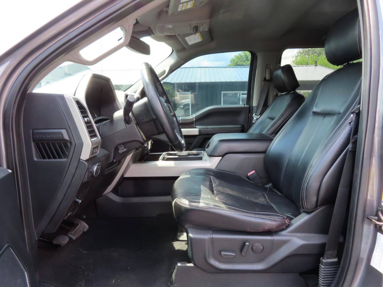 Ford Super Duty F-250 SRW Lariat 4WD Crew Cab 8' Box 2021