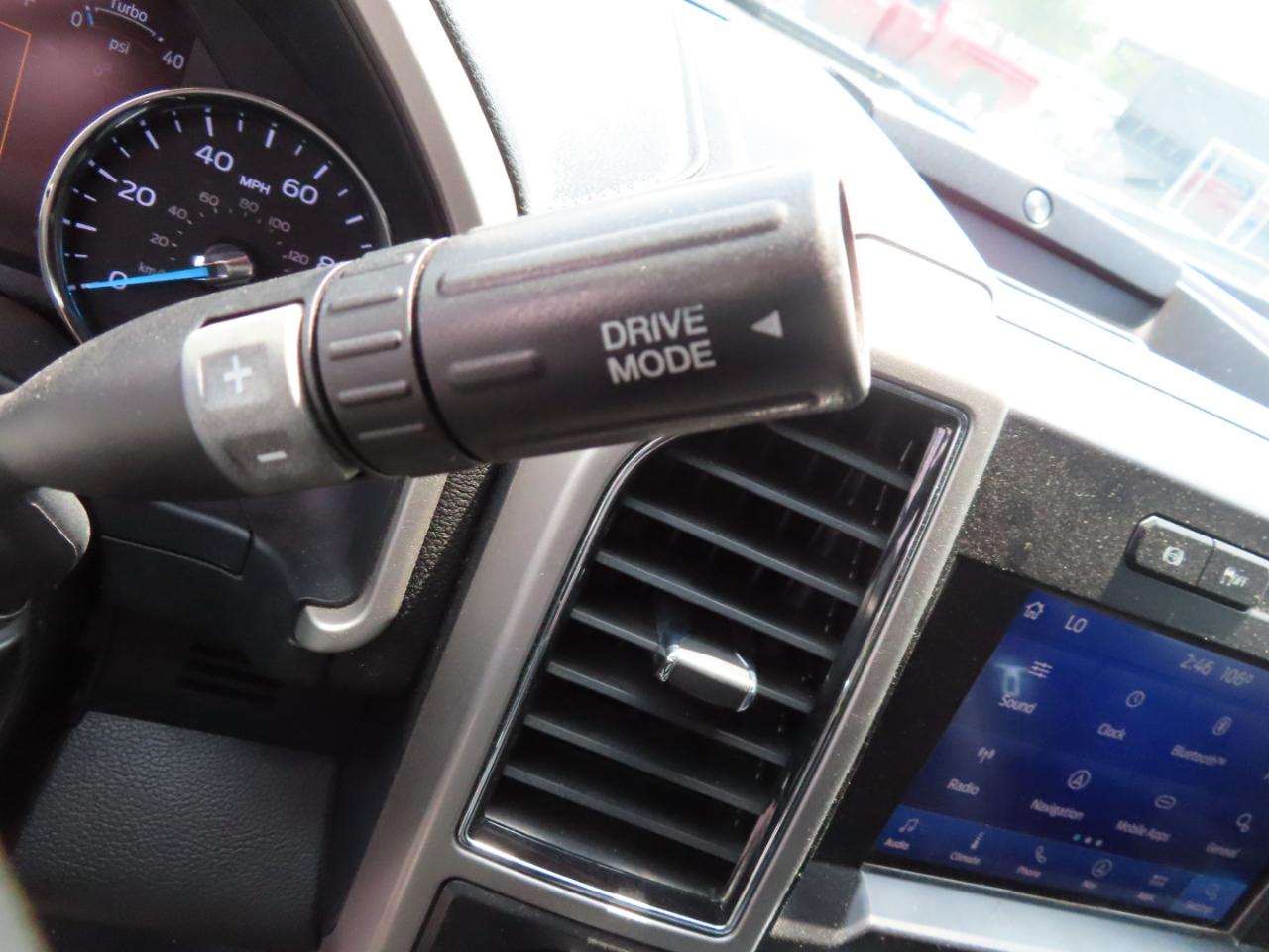 Ford Super Duty F-250 SRW Lariat 4WD Crew Cab 8' Box 2021