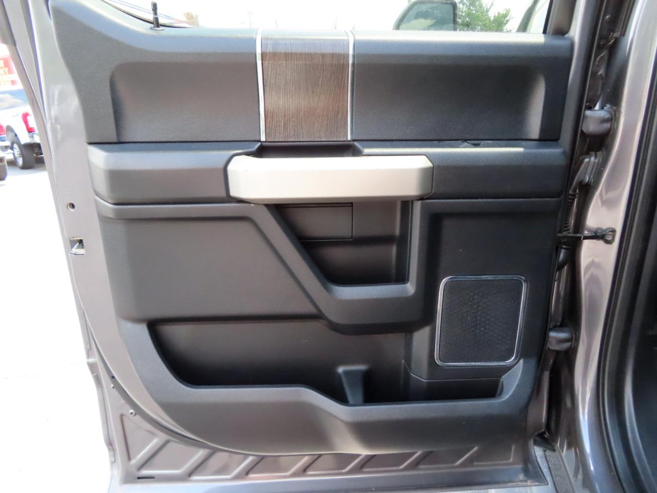 Ford Super Duty F-250 SRW Lariat 4WD Crew Cab 8' Box 2021