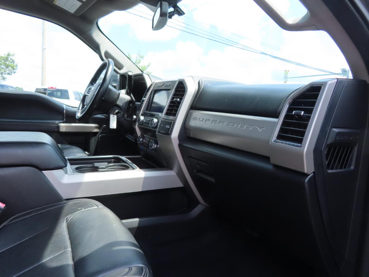 Ford Super Duty F-250 SRW Lariat 4WD Crew Cab 8' Box 2021