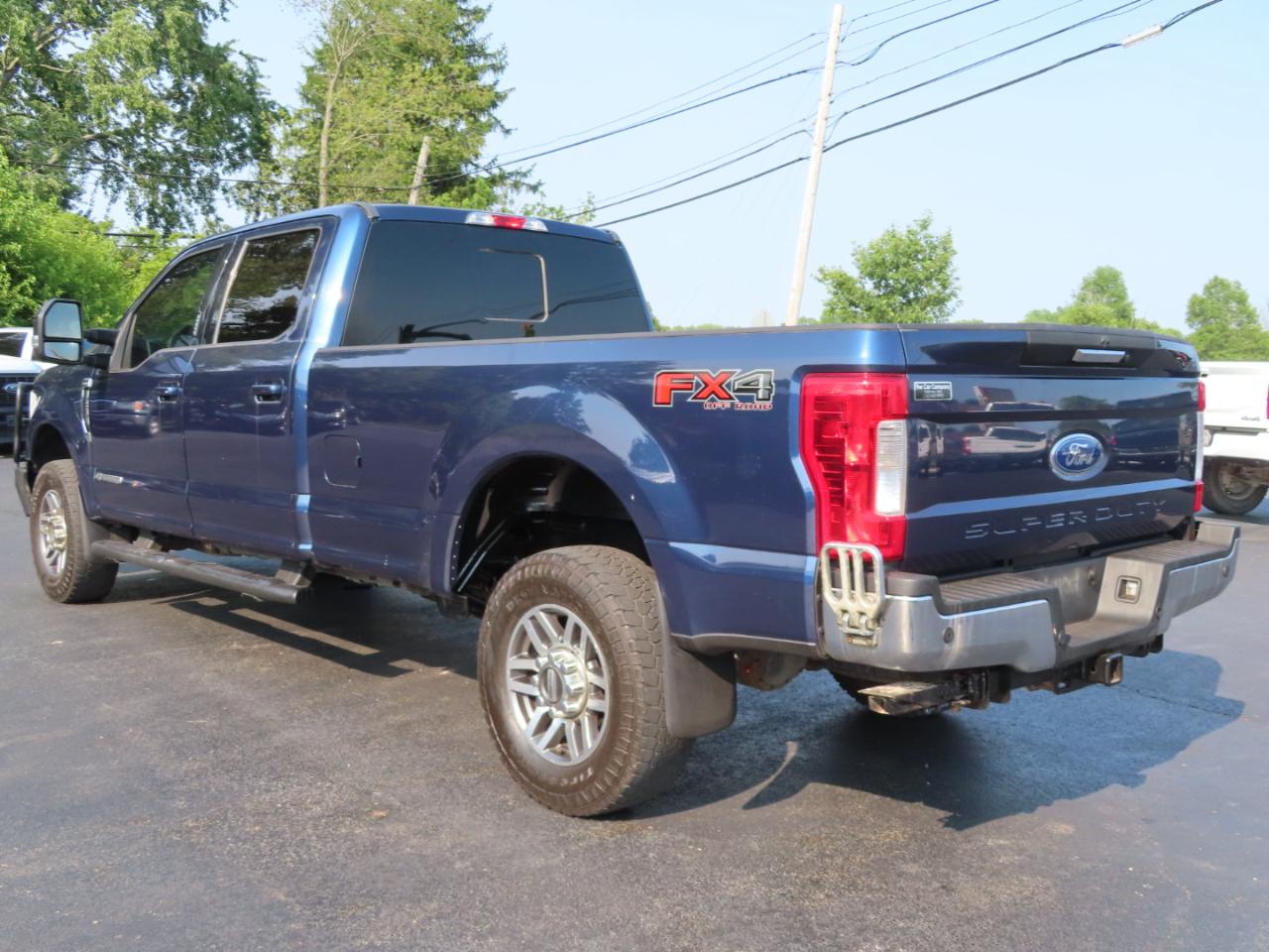 Ford Super Duty F-250 SRW Lariat 4WD Crew Cab 8' Box 2019