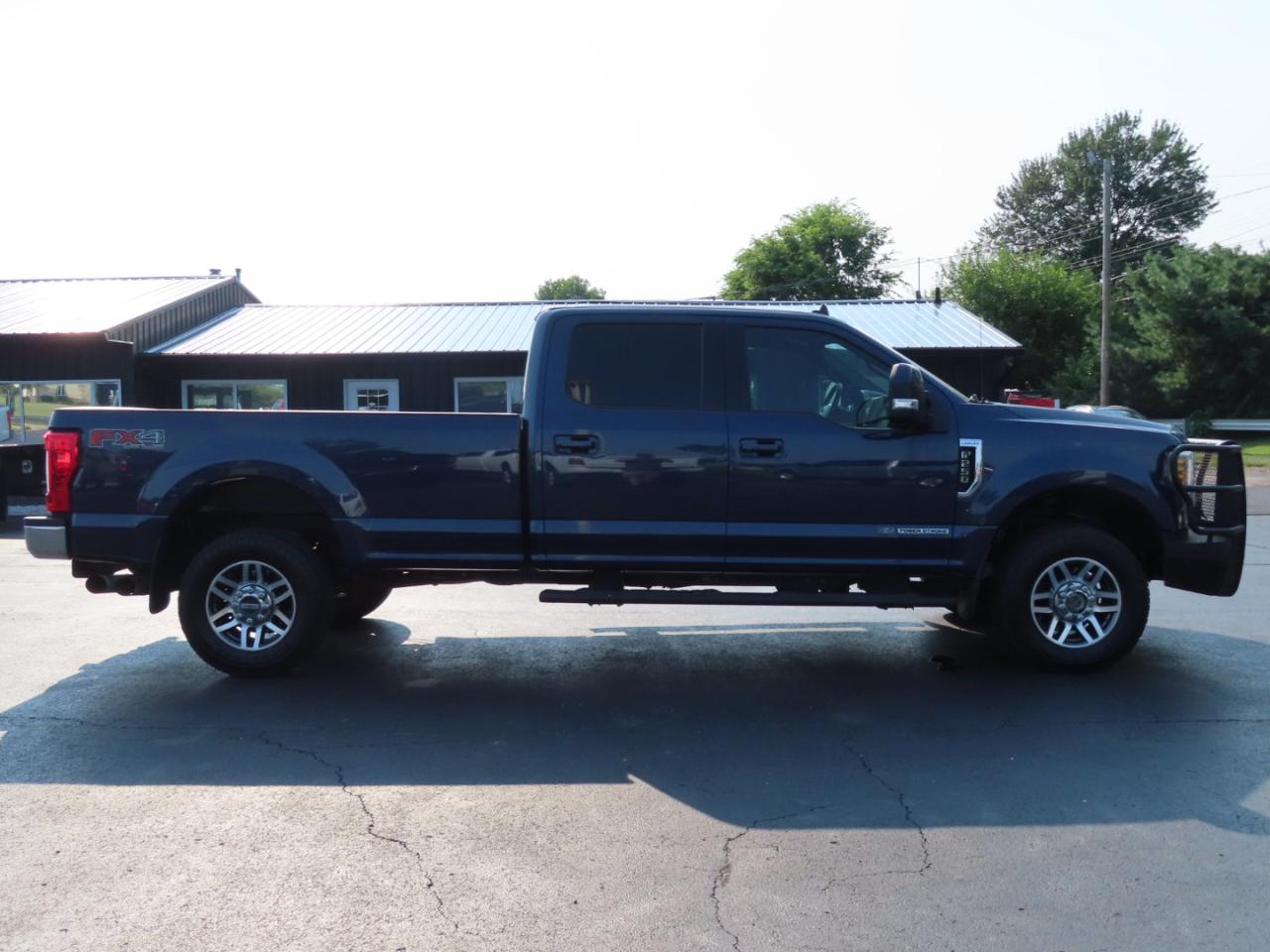 Ford Super Duty F-250 SRW Lariat 4WD Crew Cab 8' Box 2019