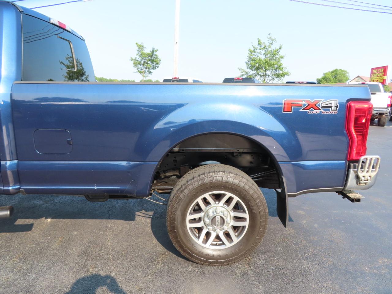 Ford Super Duty F-250 SRW Lariat 4WD Crew Cab 8' Box 2019
