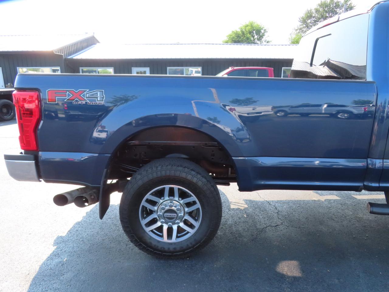 Ford Super Duty F-250 SRW Lariat 4WD Crew Cab 8' Box 2019