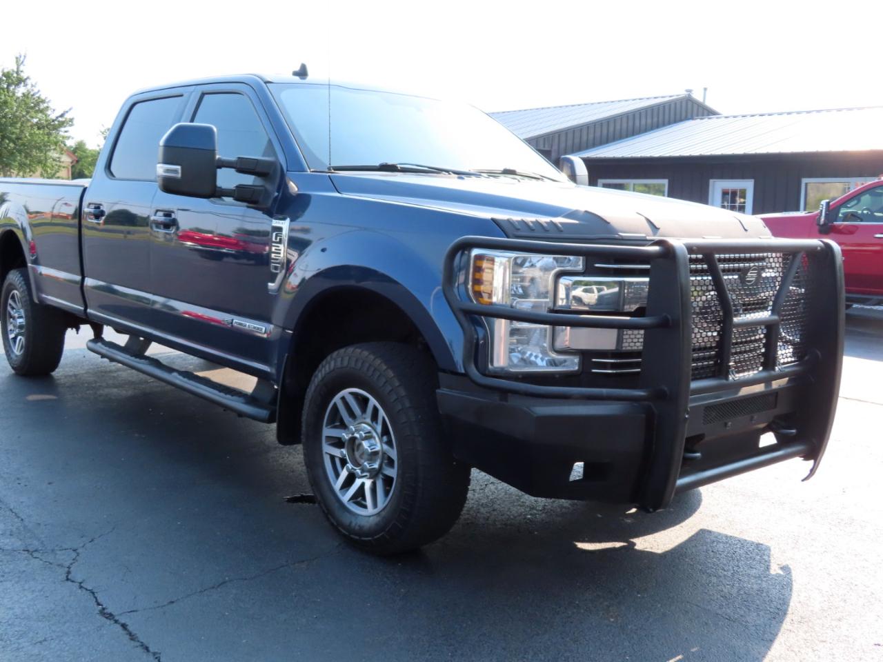 Ford Super Duty F-250 SRW Lariat 4WD Crew Cab 8' Box 2019