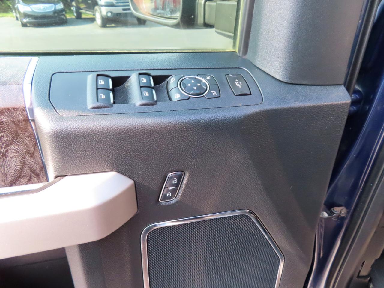 Ford Super Duty F-250 SRW Lariat 4WD Crew Cab 8' Box 2019
