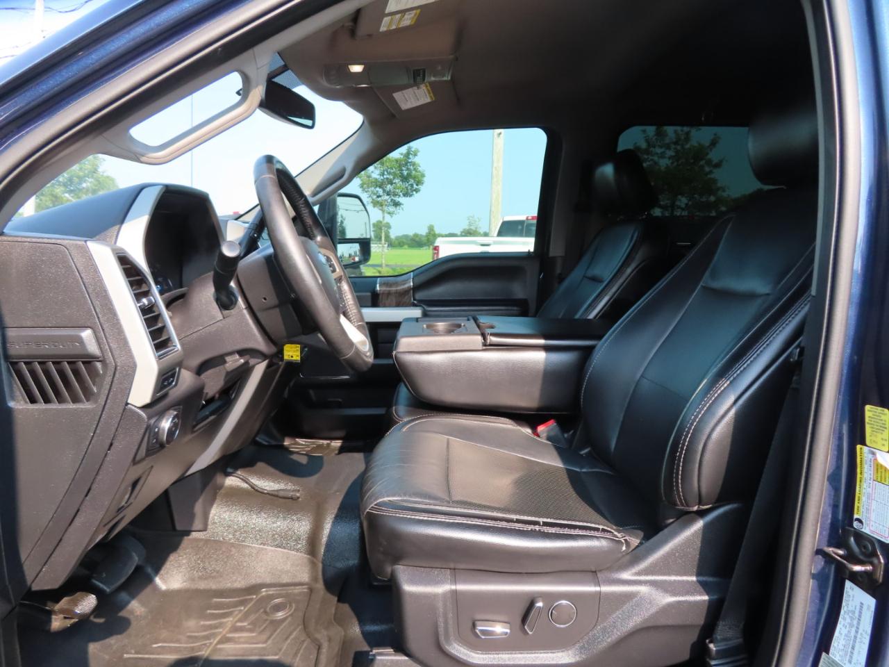 Ford Super Duty F-250 SRW Lariat 4WD Crew Cab 8' Box 2019