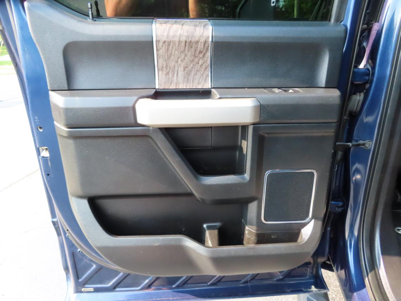 Ford Super Duty F-250 SRW Lariat 4WD Crew Cab 8' Box 2019