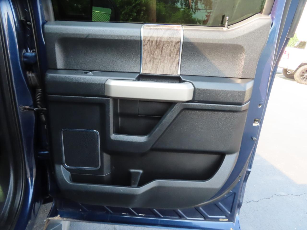 Ford Super Duty F-250 SRW Lariat 4WD Crew Cab 8' Box 2019