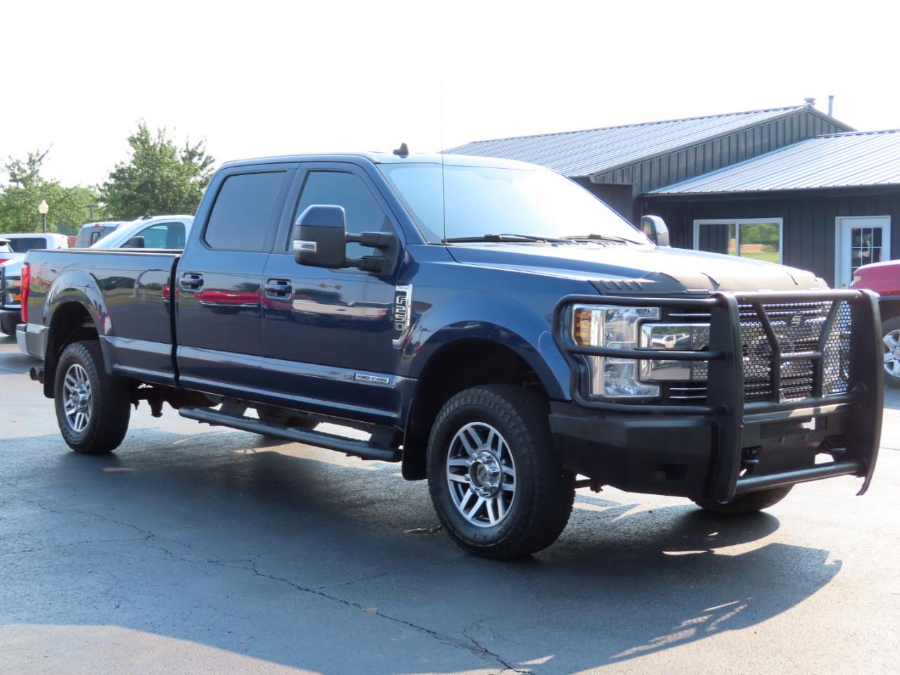 Ford Super Duty F-250 SRW Lariat 4WD Crew Cab 8' Box 2019
