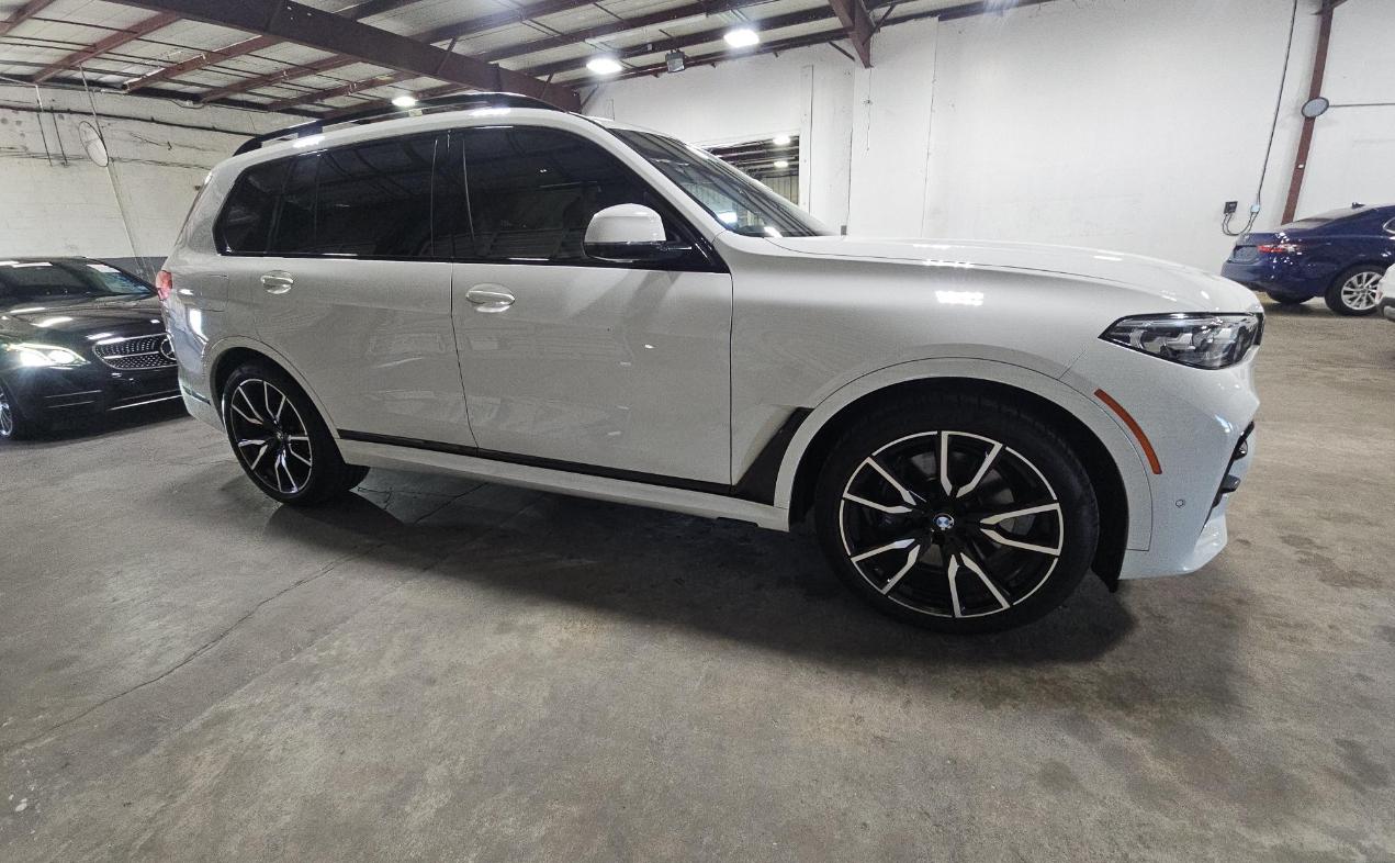 BMW X7 xDrive40i Sports Activity Vehicle 2020