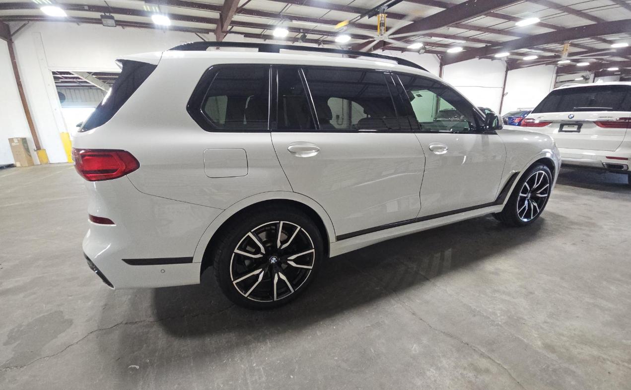 BMW X7 xDrive40i Sports Activity Vehicle 2020