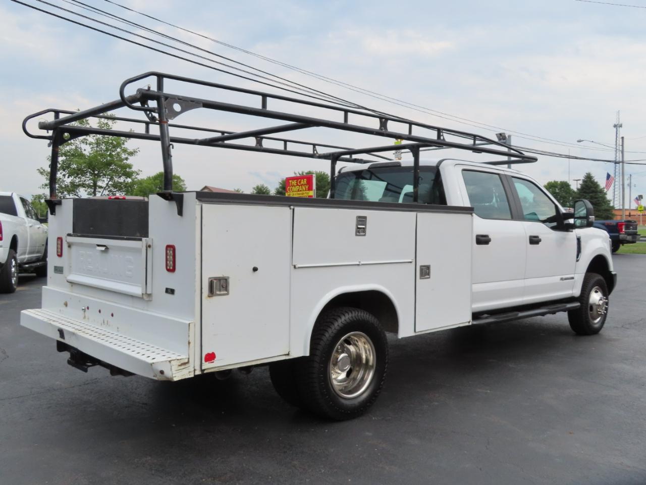 Ford Super Duty F-350 DRW XL 4WD Crew Cab 179" WB 60" CA 2019