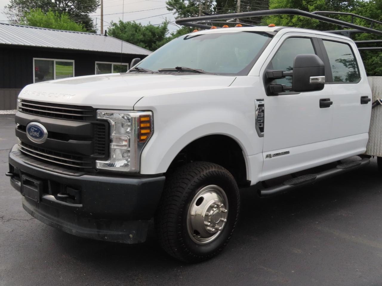 Ford Super Duty F-350 DRW XL 4WD Crew Cab 179" WB 60" CA 2019