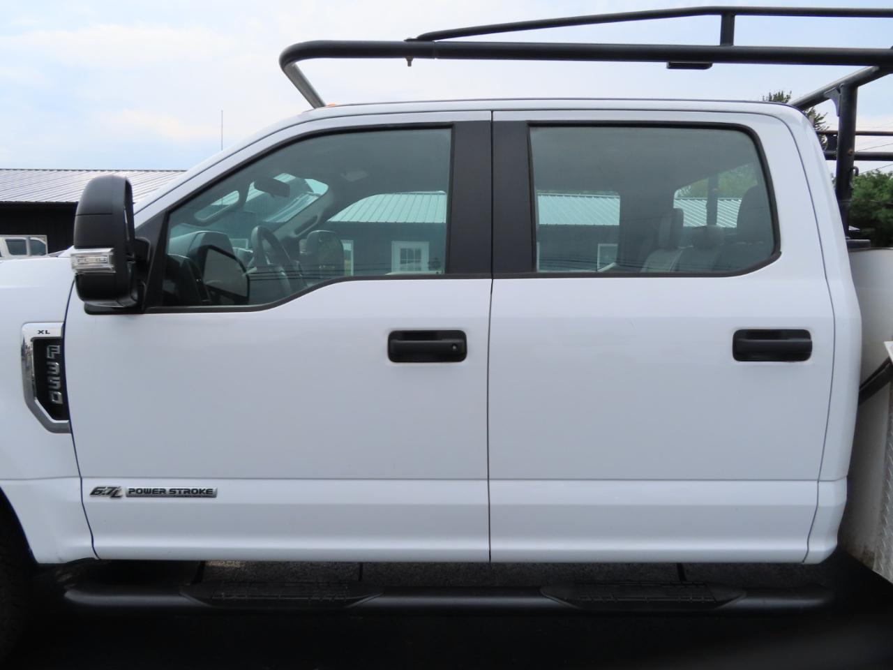 Ford Super Duty F-350 DRW XL 4WD Crew Cab 179" WB 60" CA 2019