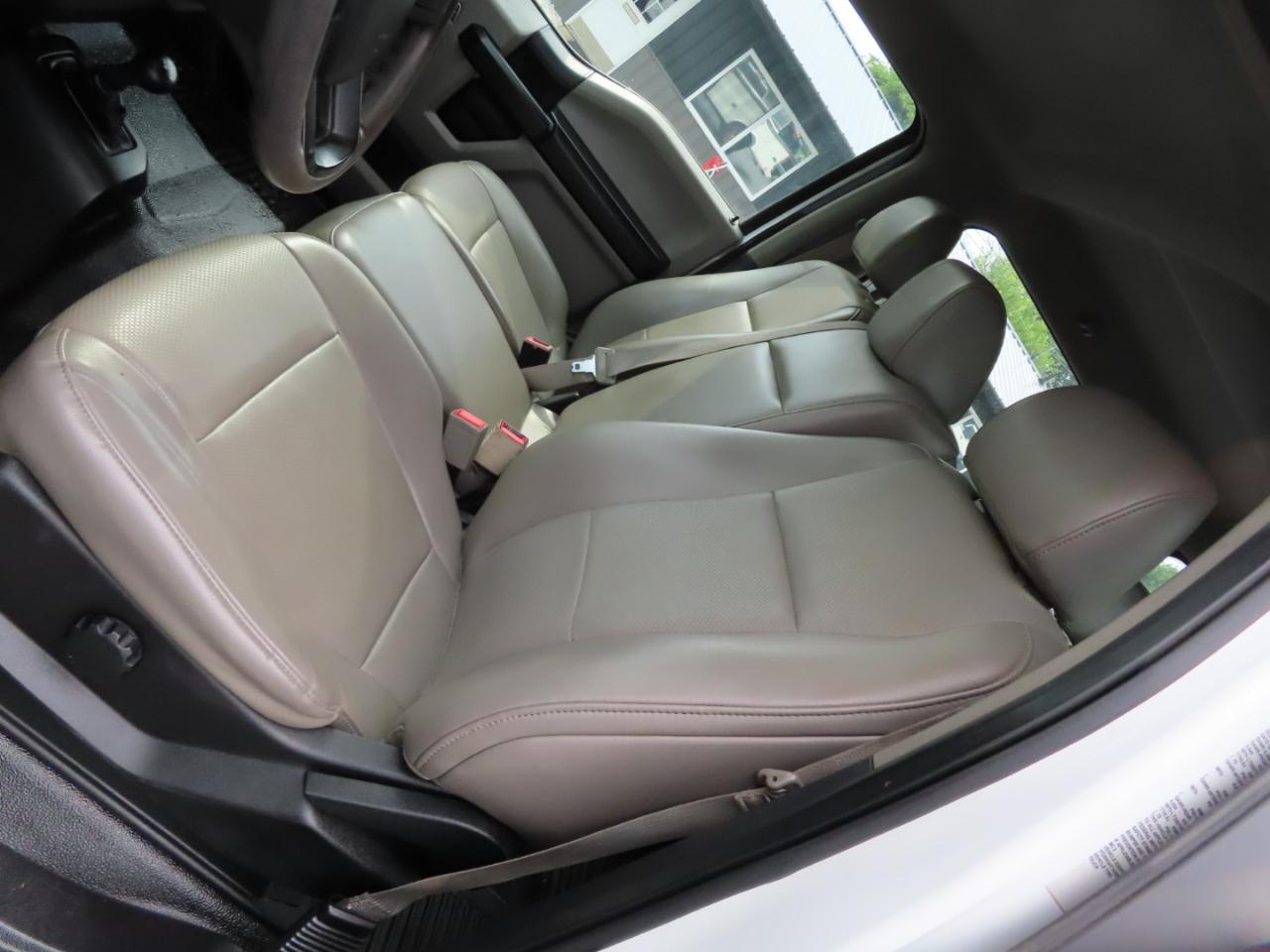 Ford Super Duty F-350 DRW XL 4WD Crew Cab 179" WB 60" CA 2019