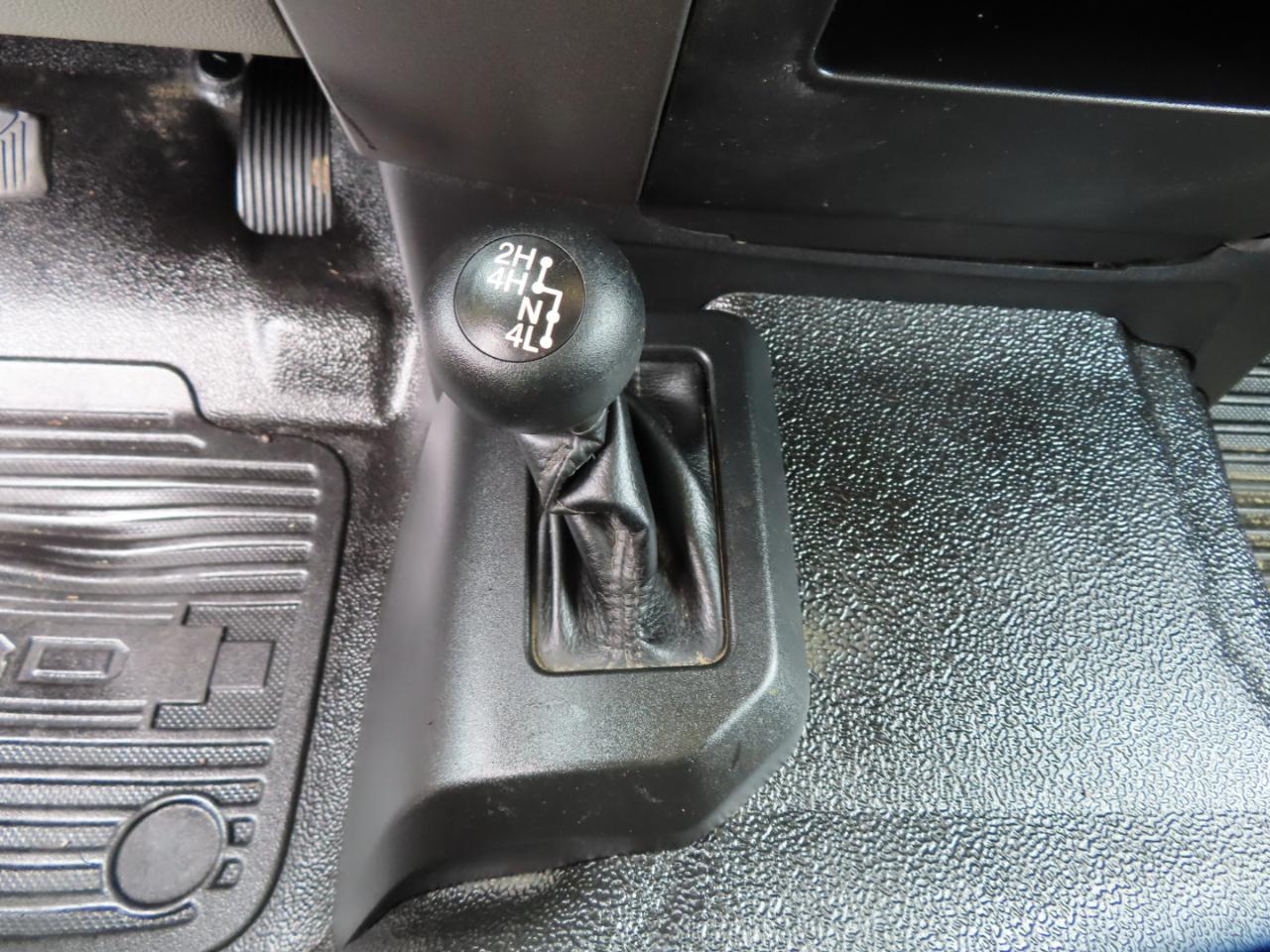 Ford Super Duty F-350 DRW XL 4WD Crew Cab 179" WB 60" CA 2019