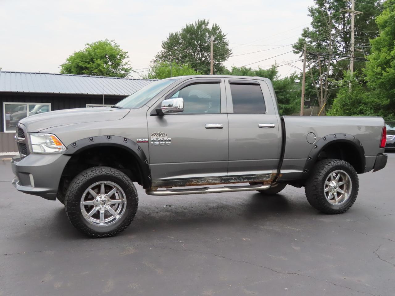 RAM 1500 4WD Quad Cab 140.5" Express 2013