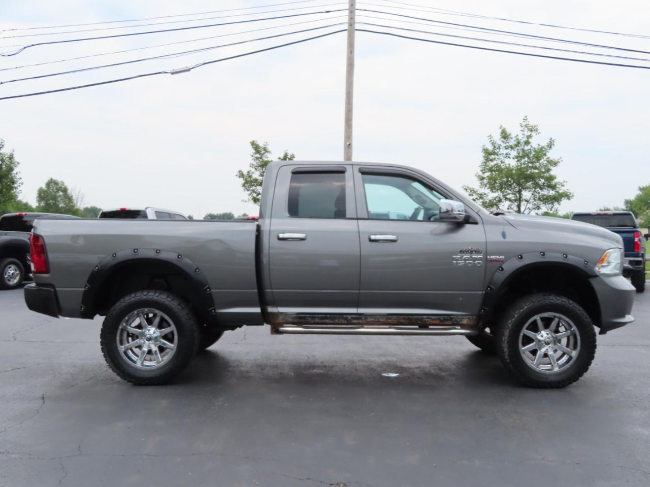 RAM 1500 4WD Quad Cab 140.5" Express 2013