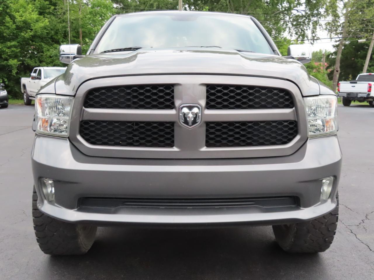 RAM 1500 4WD Quad Cab 140.5" Express 2013