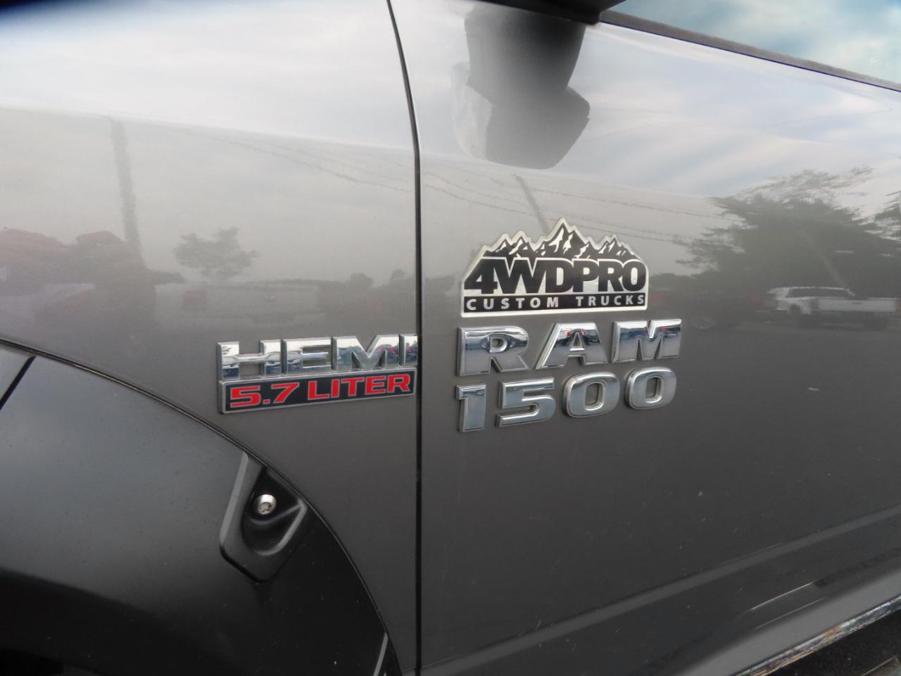 RAM 1500 4WD Quad Cab 140.5" Express 2013