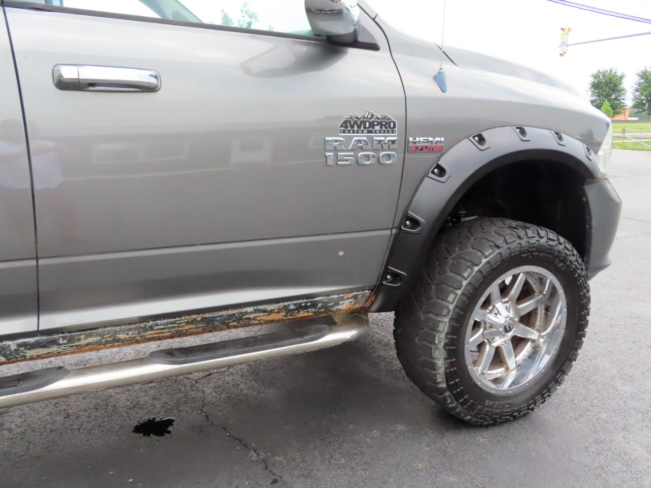 RAM 1500 4WD Quad Cab 140.5" Express 2013