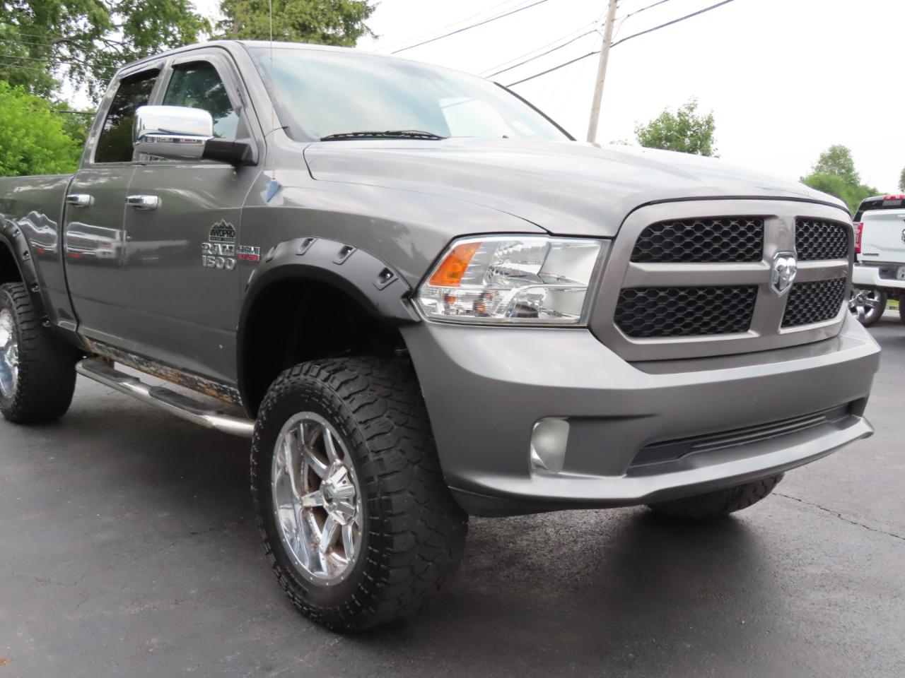 RAM 1500 4WD Quad Cab 140.5" Express 2013