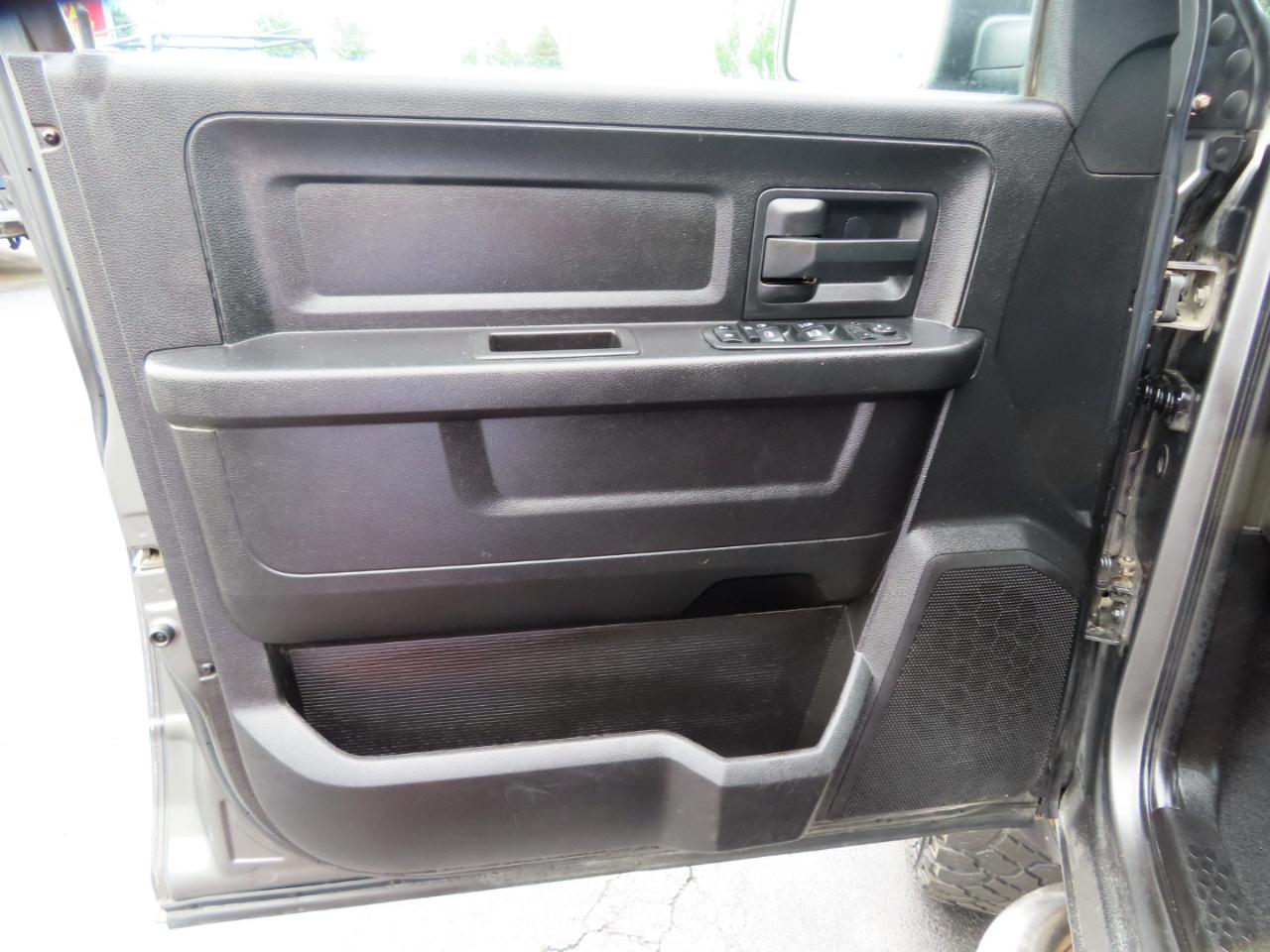 RAM 1500 4WD Quad Cab 140.5" Express 2013