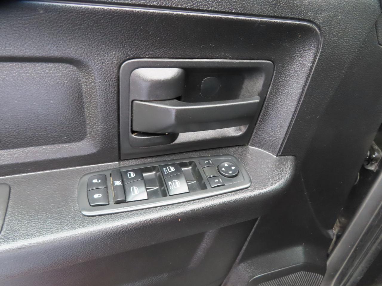RAM 1500 4WD Quad Cab 140.5" Express 2013