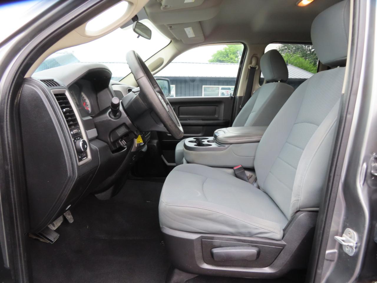 RAM 1500 4WD Quad Cab 140.5" Express 2013