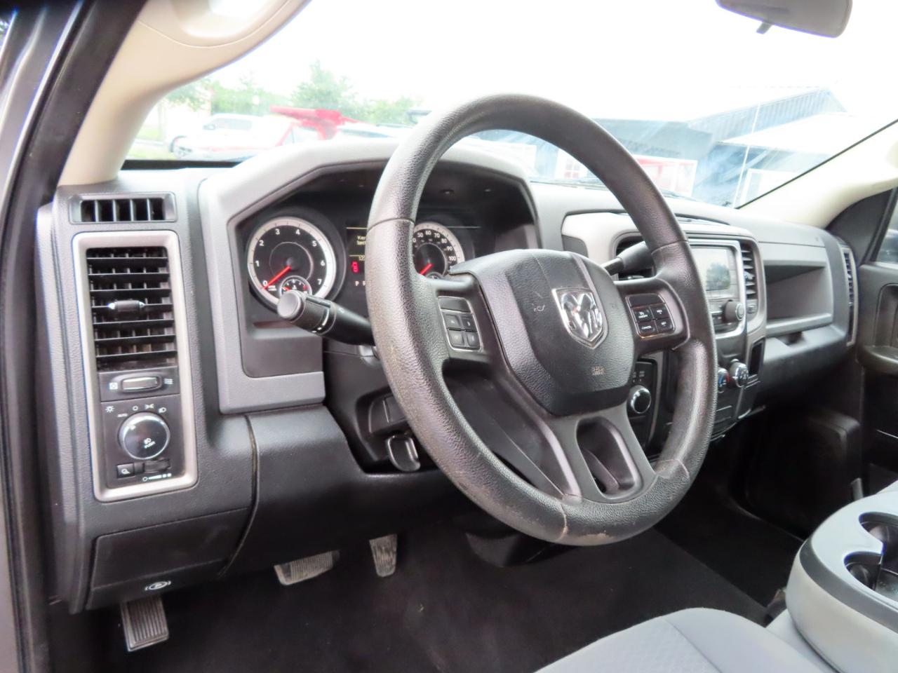 RAM 1500 4WD Quad Cab 140.5" Express 2013