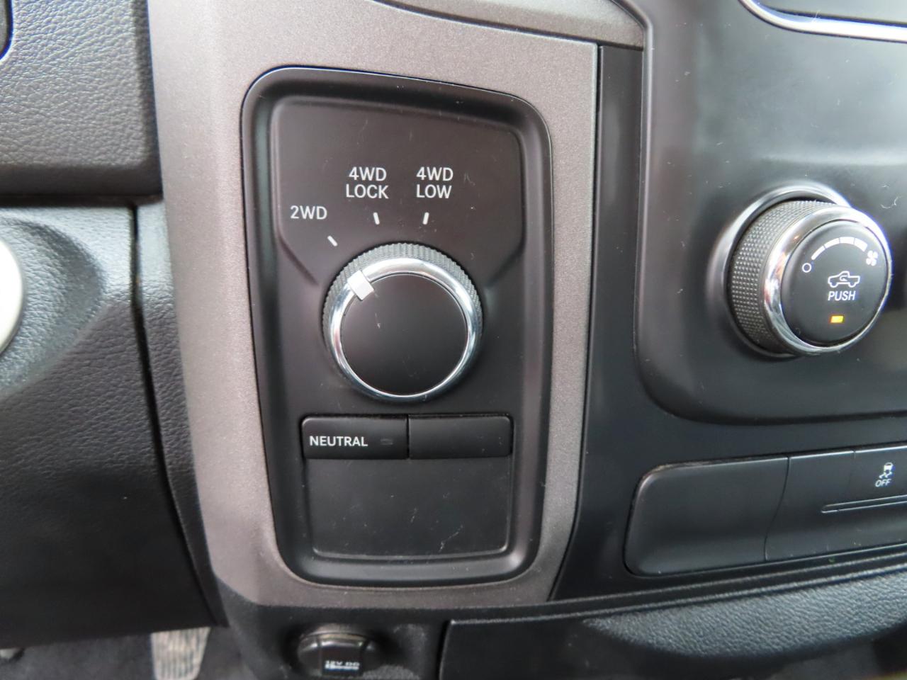 RAM 1500 4WD Quad Cab 140.5" Express 2013