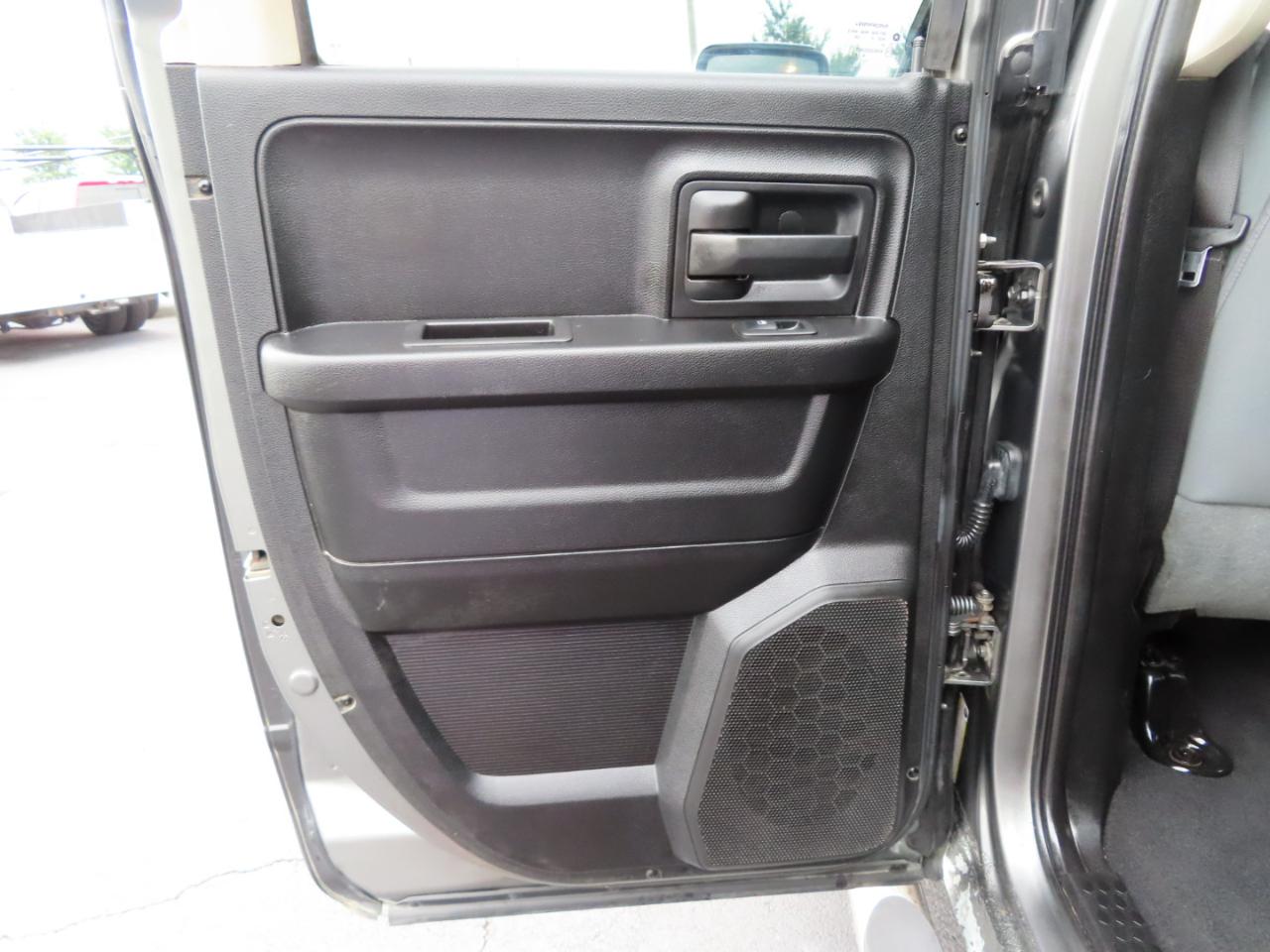 RAM 1500 4WD Quad Cab 140.5" Express 2013