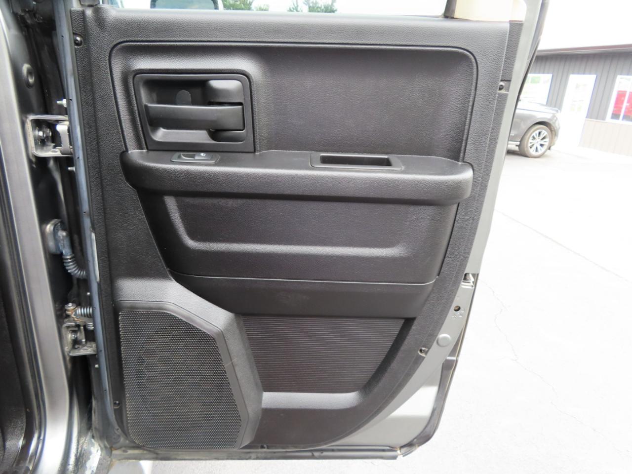 RAM 1500 4WD Quad Cab 140.5" Express 2013