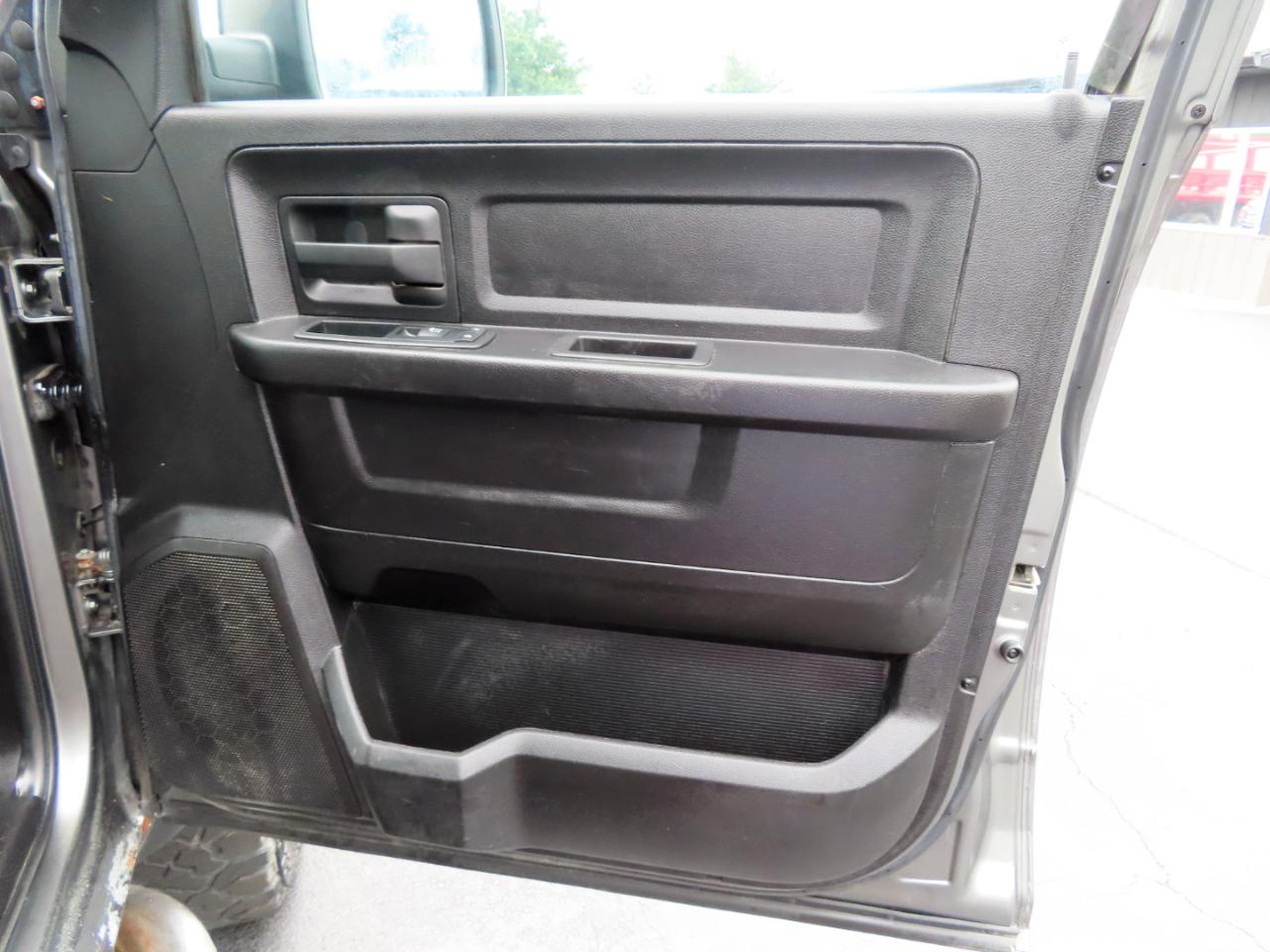 RAM 1500 4WD Quad Cab 140.5" Express 2013
