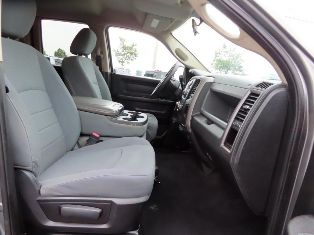 RAM 1500 4WD Quad Cab 140.5" Express 2013