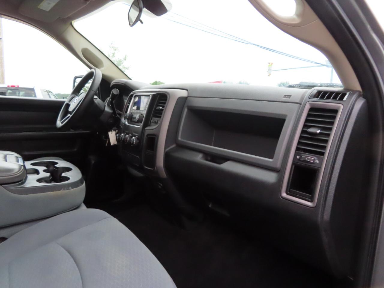 RAM 1500 4WD Quad Cab 140.5" Express 2013