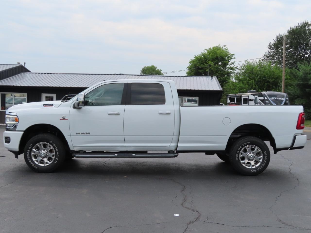 RAM 2500 Laramie 4x4 Crew Cab 8' Box 2024