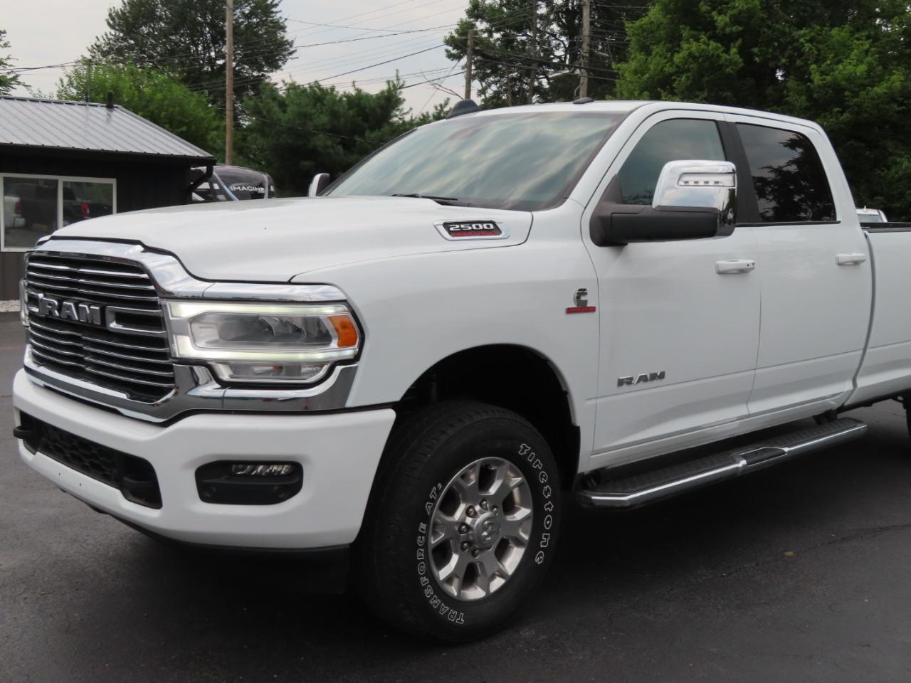 RAM 2500 Laramie 4x4 Crew Cab 8' Box 2024