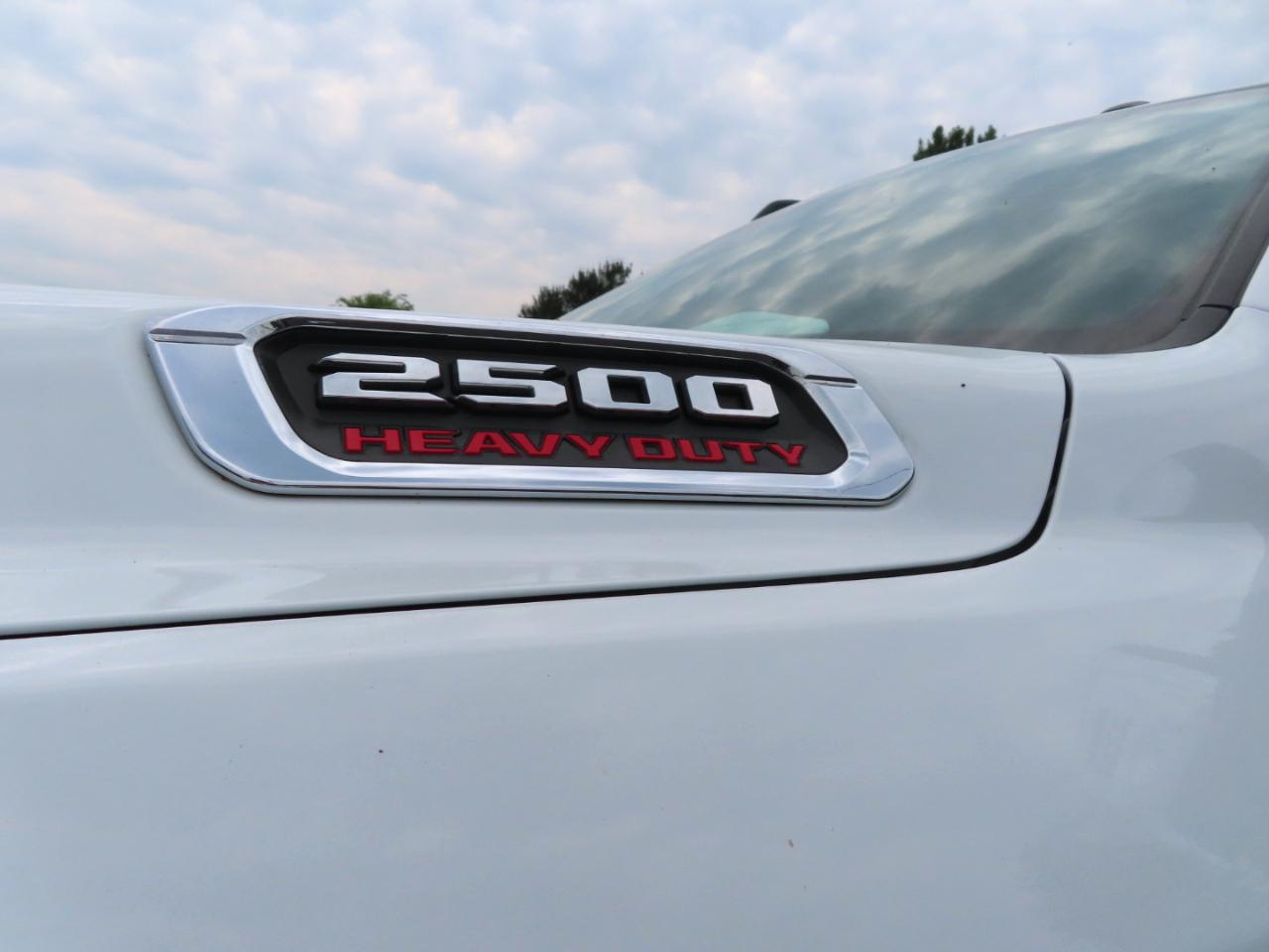 RAM 2500 Laramie 4x4 Crew Cab 8' Box 2024