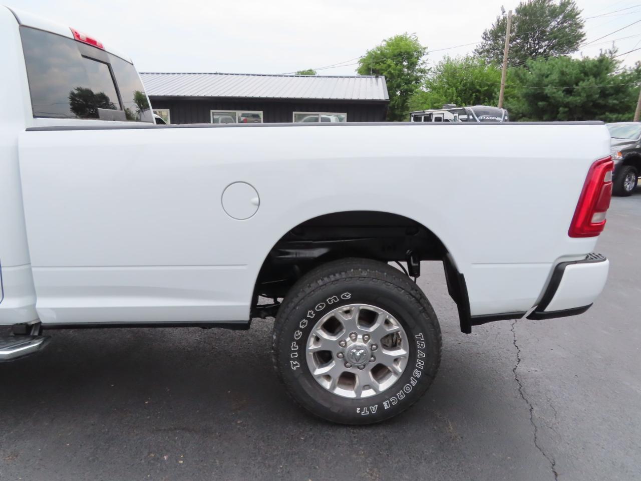 RAM 2500 Laramie 4x4 Crew Cab 8' Box 2024