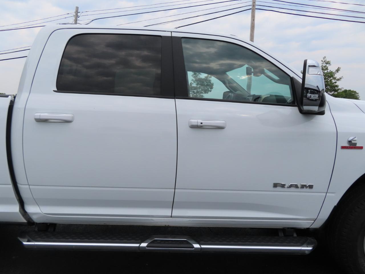 RAM 2500 Laramie 4x4 Crew Cab 8' Box 2024