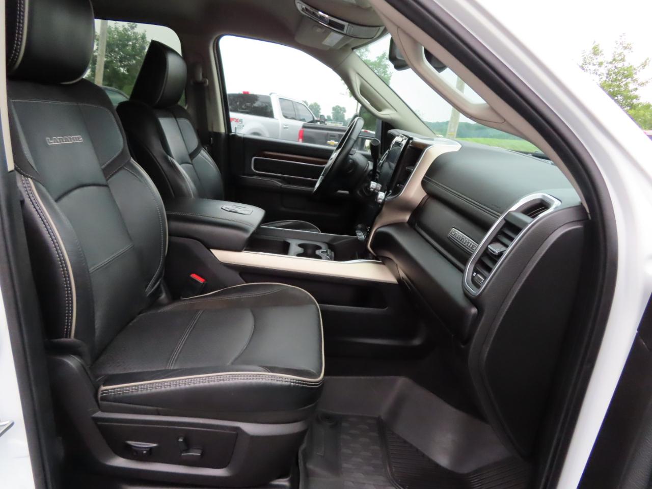 RAM 2500 Laramie 4x4 Crew Cab 8' Box 2024