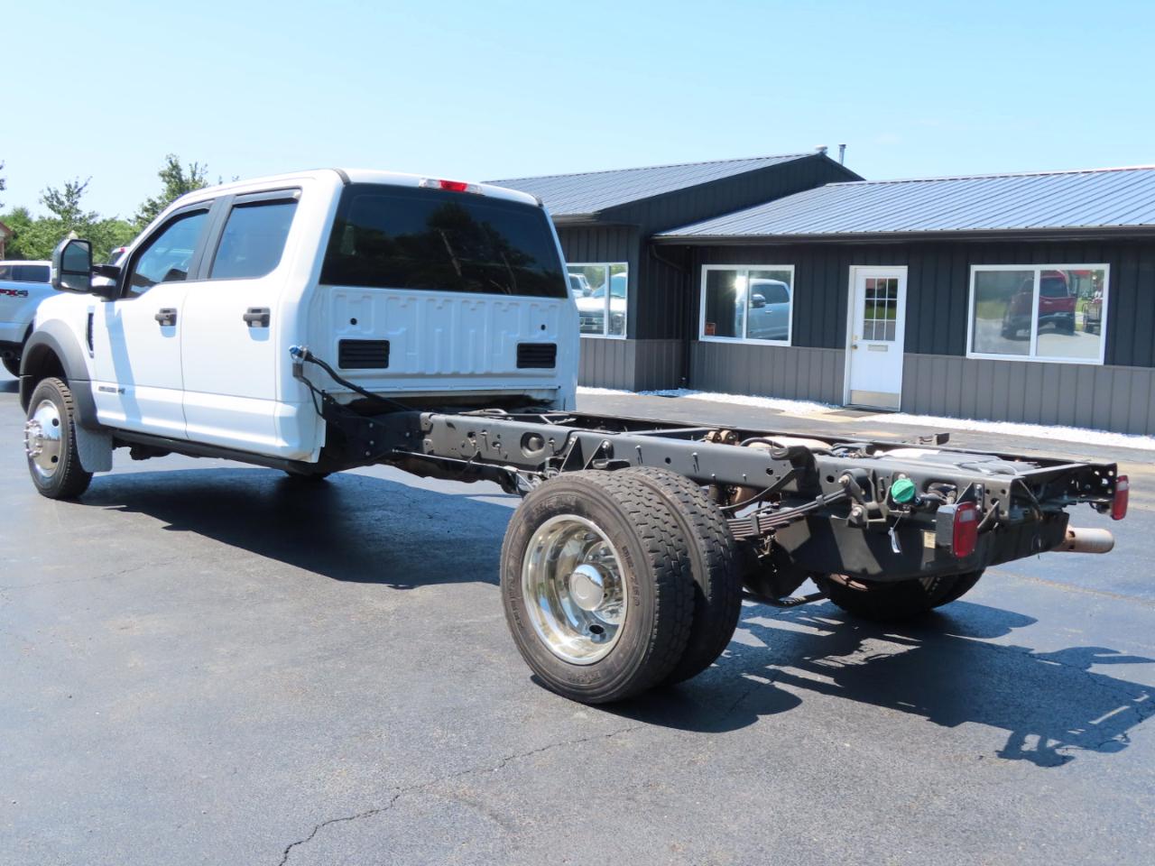 Ford Super Duty F-450 DRW XL 4WD Crew Cab 179" WB 60" CA 2019
