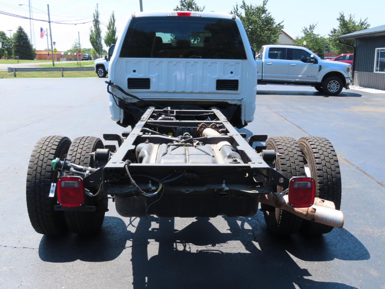Ford Super Duty F-450 DRW XL 4WD Crew Cab 179" WB 60" CA 2019